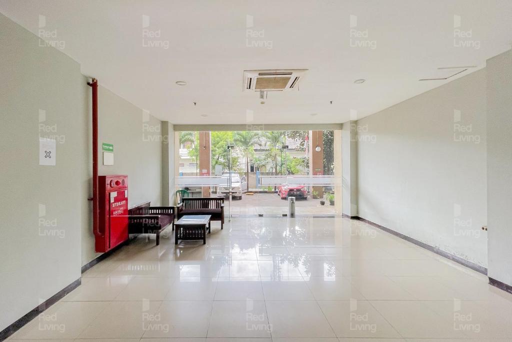 Бандунг: RedLiving Apartemen Tamansari Panoramic - Santuy Agency Lobby P1 9