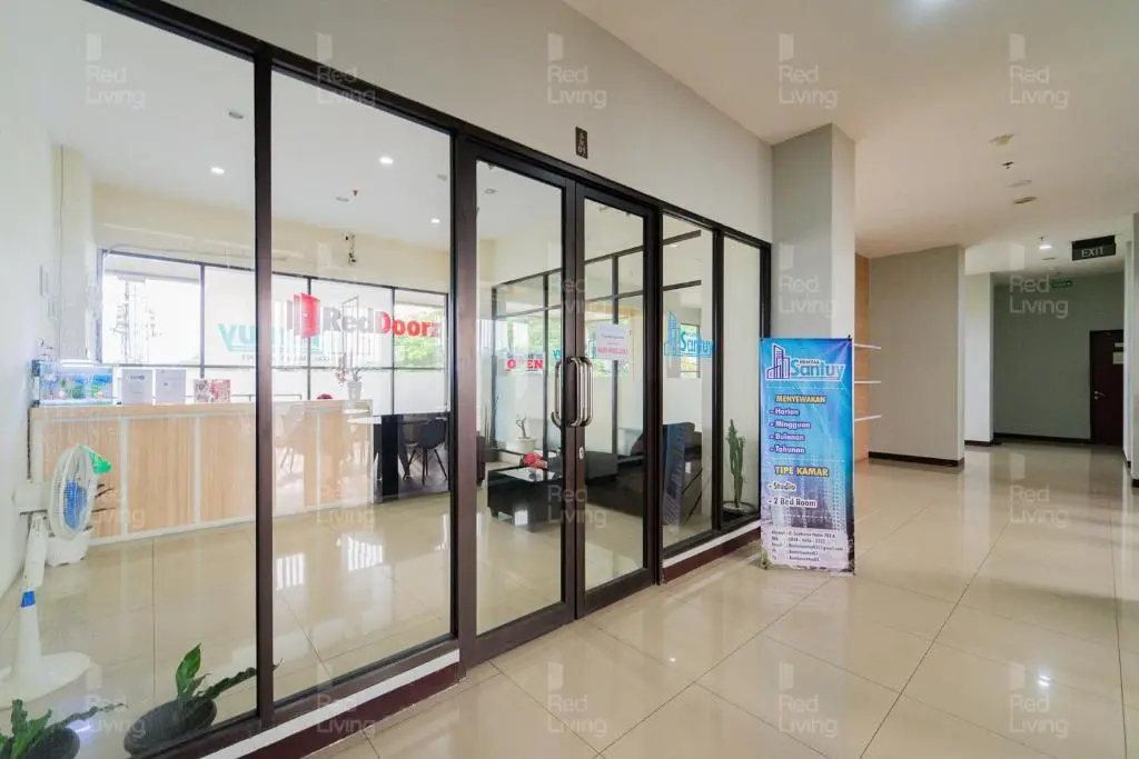 Бандунг: RedLiving Apartemen Tamansari Panoramic - Santuy Agency Lobby P1 9