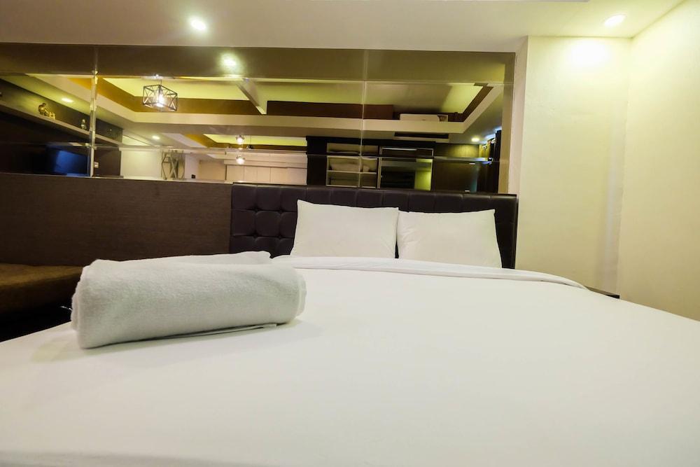 Джакарта: Spacious Studio Room at Green Pramuka Apartment
