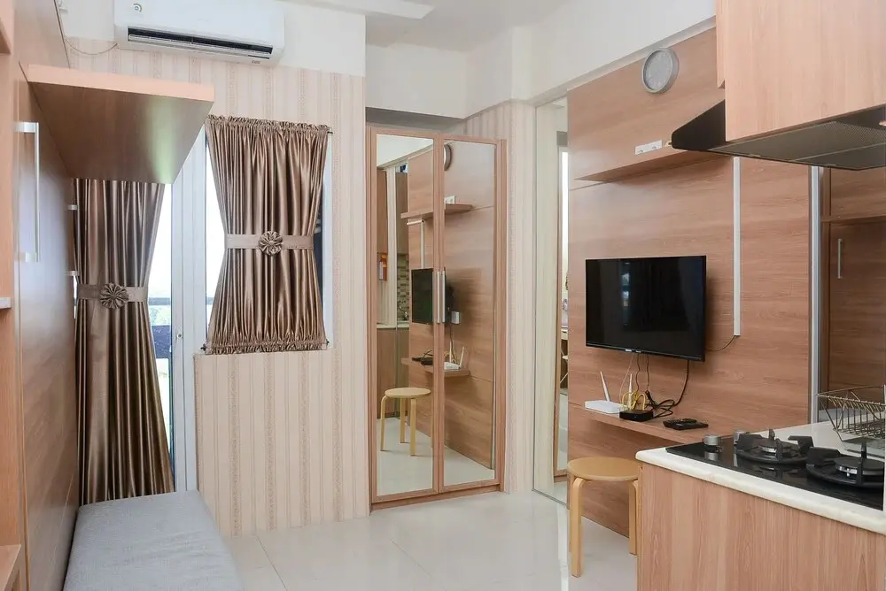 Джакарта: Functional Studio Green Pramuka Apartment near Shopping Center