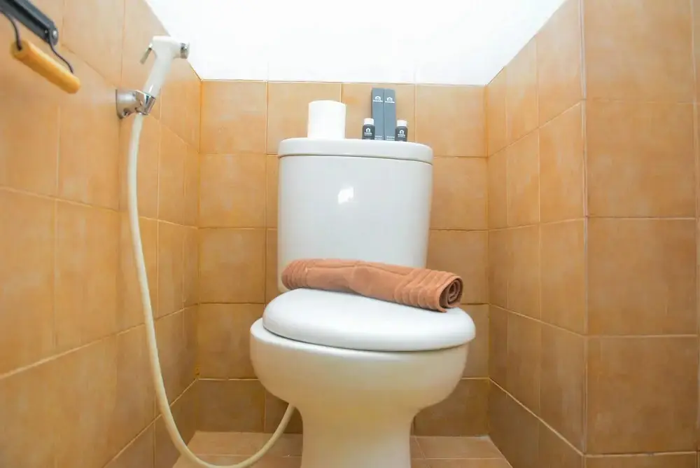 Джакарта: Functional Studio Green Pramuka Apartment near Shopping Center