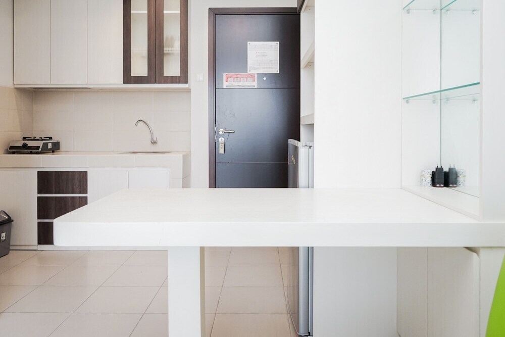 Legok: Cozy Minimalist 1Br Saveria Apartment