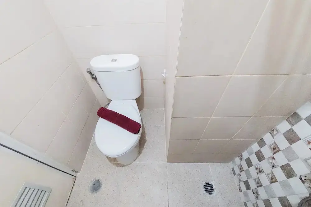 Южный Тангеранг: Good And Clean Studio Room Serpong Greenview Apartment
