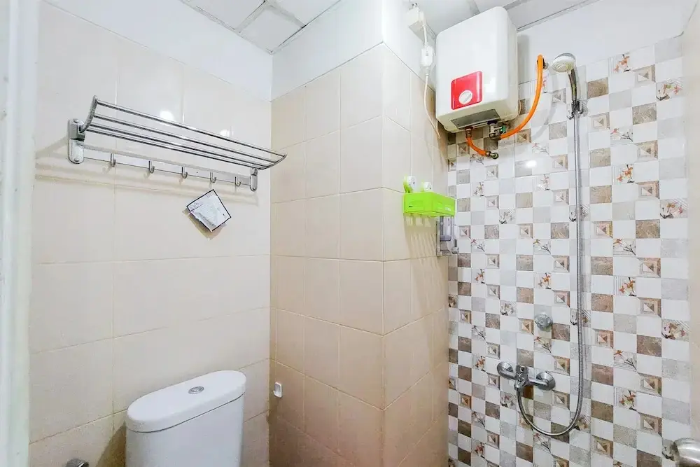 Южный Тангеранг: Good And Clean Studio Room Serpong Greenview Apartment
