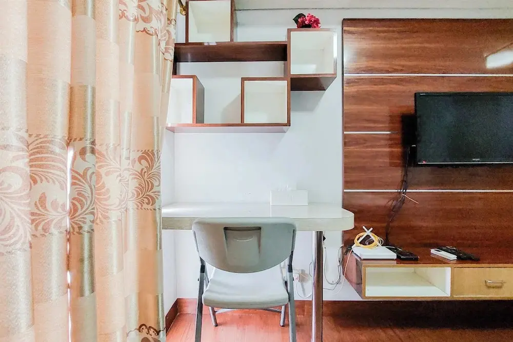 Южный Тангеранг: Good And Clean Studio Room Serpong Greenview Apartment