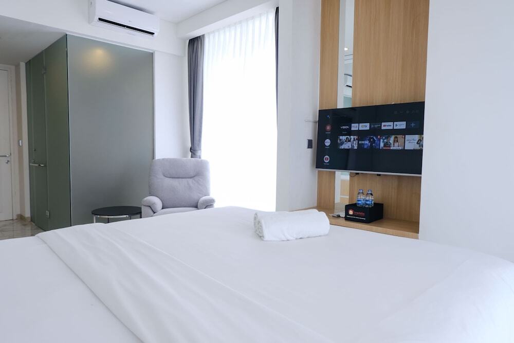 Бандунг: Best Deal Studio Room With Private Jaccuzi At Art Deco Apartment
