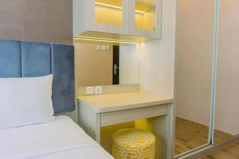 Южный Тангеранг: Modern And Tidy 1Br Serpong Greenview Apartment