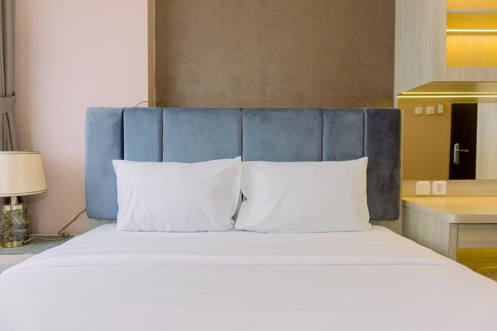 Южный Тангеранг: Modern And Tidy 1Br Serpong Greenview Apartment