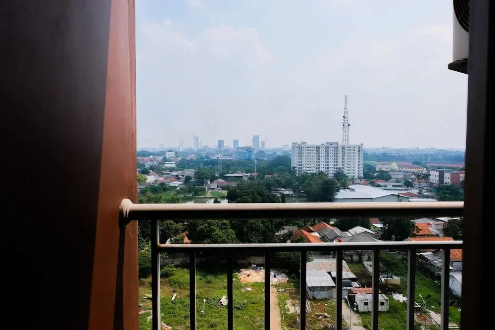 Южный Тангеранг: Cozy Studio Serpong Greenview Apartment