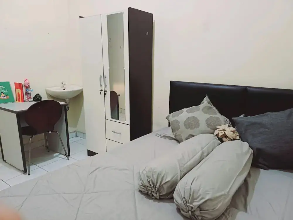 Джакарта: Kost Griya Asri by ecommerceloka