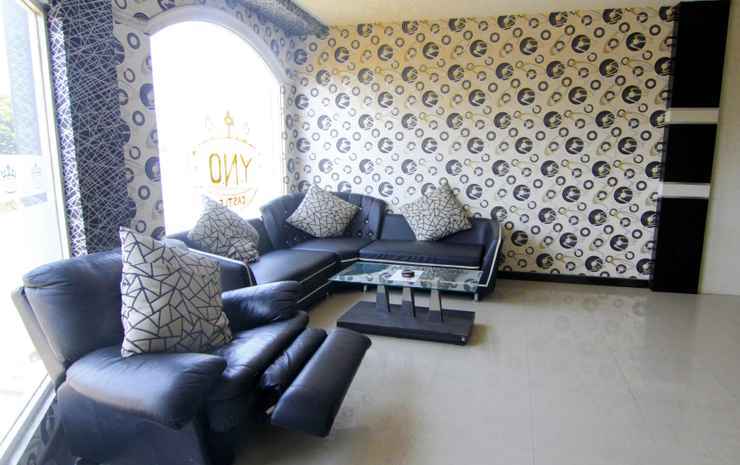 Кепанджен: Hotel YNO Castle Kepanjen