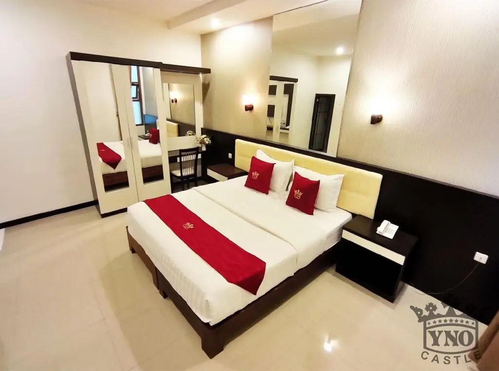 Кепанджен: Hotel YNO Castle Kepanjen