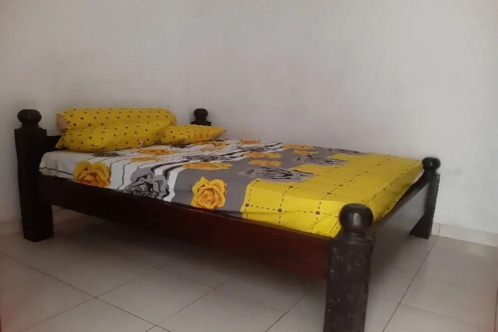 Сингараджа: OYO 90810 Ravaya Homestay
