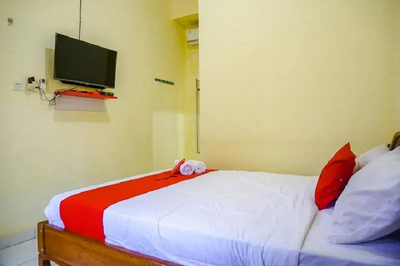 Умеаньяр: RedDoorz near Buleleng Harbour 2