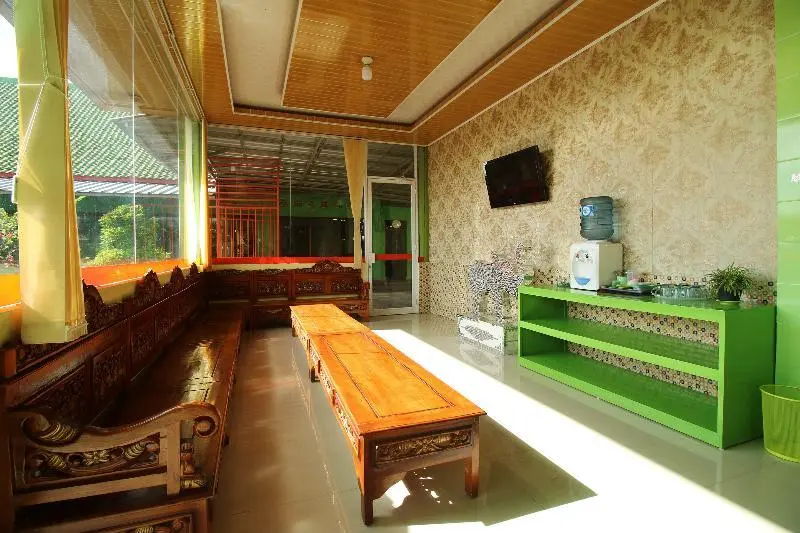 Бранти: Homestay Hj Suharti by OYO