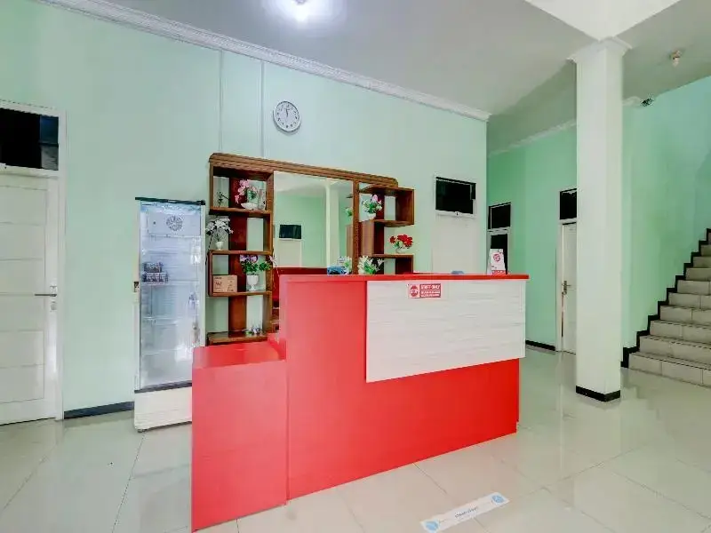 Кудус: Djati Guest House By OYO