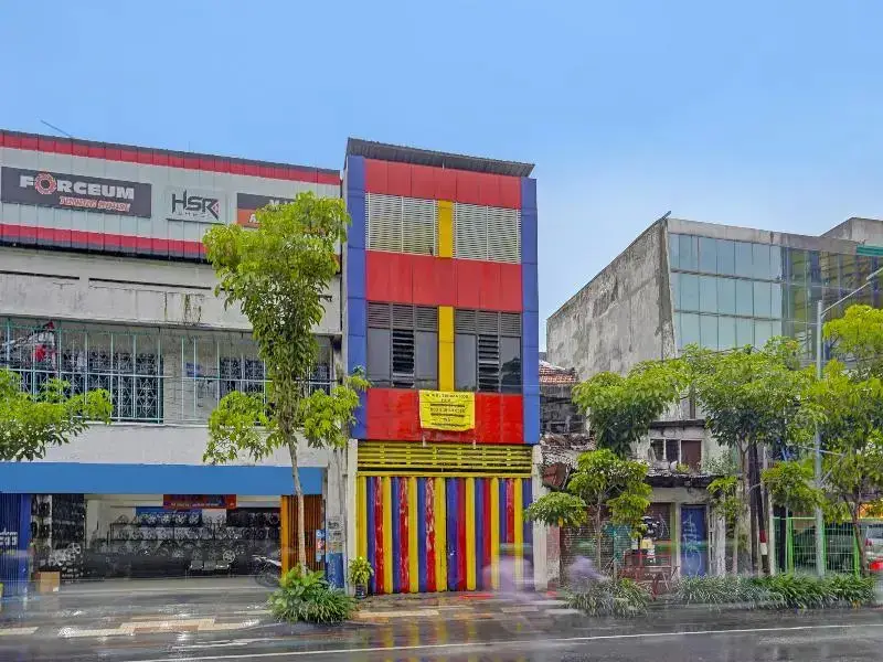 Сурабая: Kertajaya Residence Surabaya by Oyo