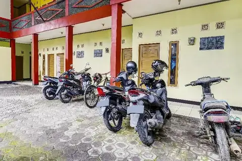 SPOT ON 91159 Kost Putrana Syariah — фото 1