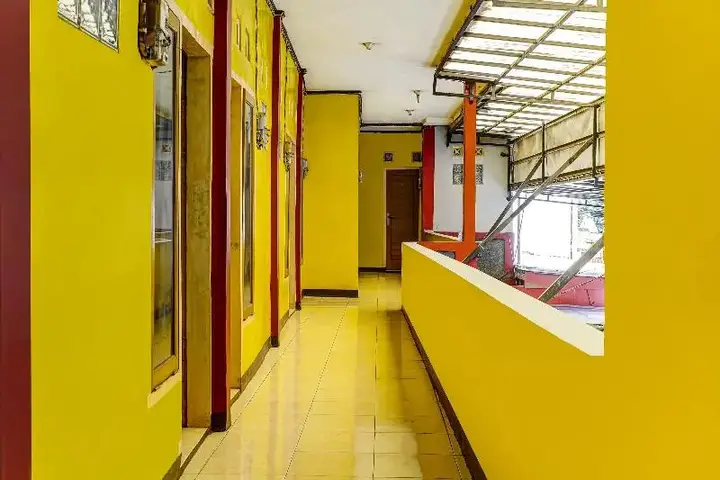 Сумеданг: SPOT ON 91159 Kost Putrana Syariah