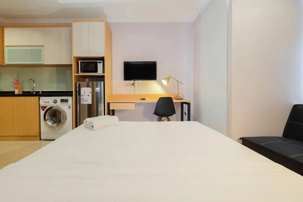 Джакарта: Comfortable Studio at Menteng Park Apartment