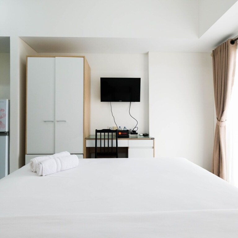 Legok: Scenic Studio Room at Casa De Parco Apartment