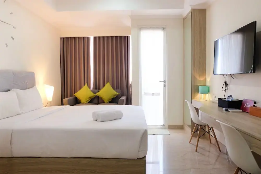 Джакарта: Best Price Studio Menteng Park Apartment