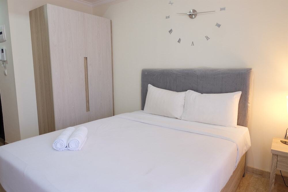 Джакарта: Best Price Studio Menteng Park Apartment