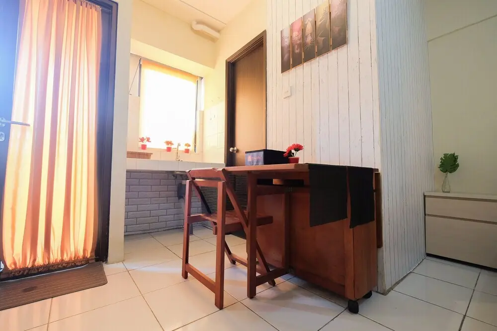 Джакарта: Contemporary Studio at Kebagusan City Apartment