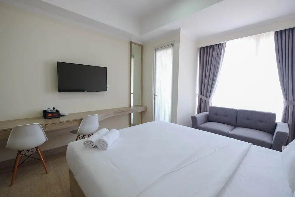 Джакарта: Simply Furnished Studio @ Menteng Park Apartment