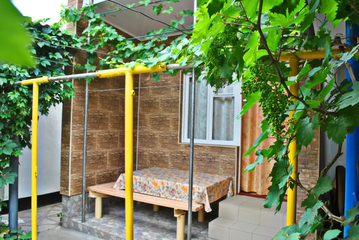 Николаевка: Guest House U Liudmily