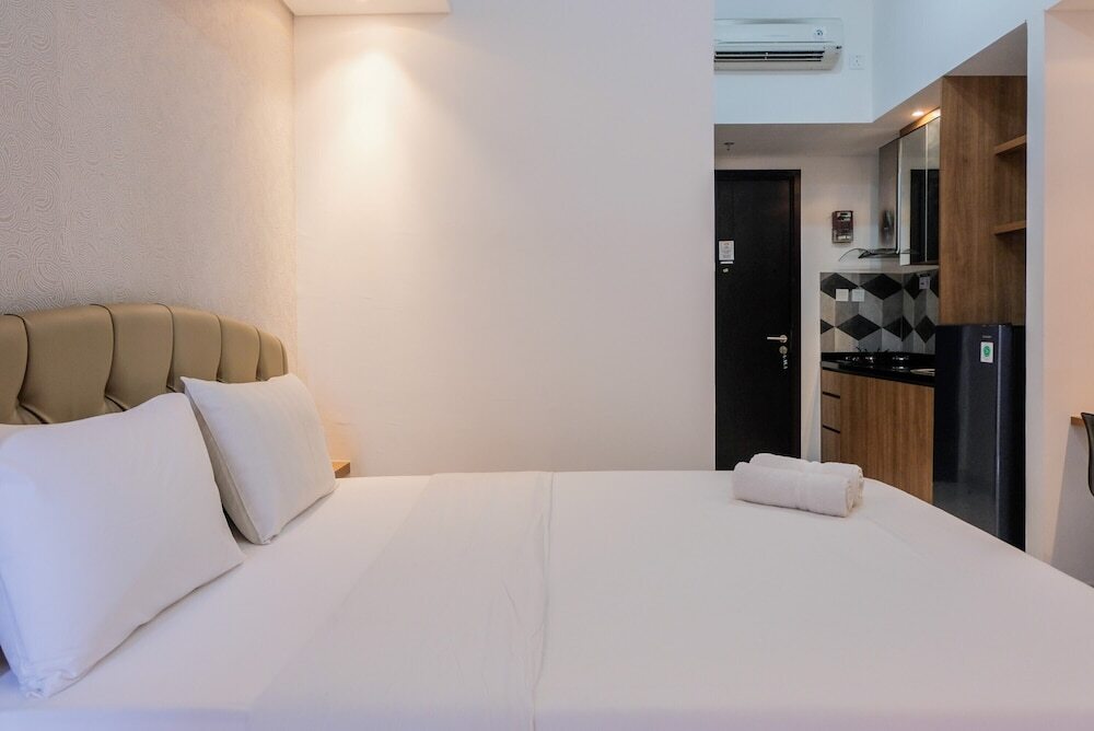 Legok: Minimalist Studio Apartment at Casa De Parco