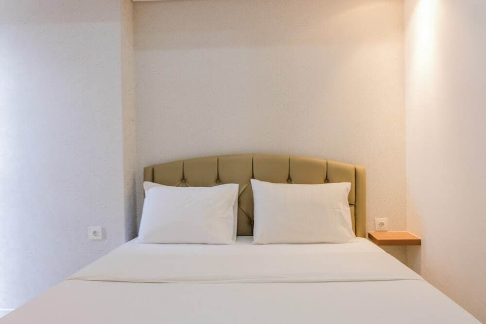 Legok: Minimalist Studio Apartment at Casa De Parco