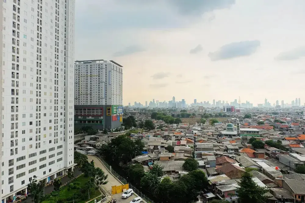 Джакарта: Tidy Studio Apartment at Bassura City near Shopping Mall