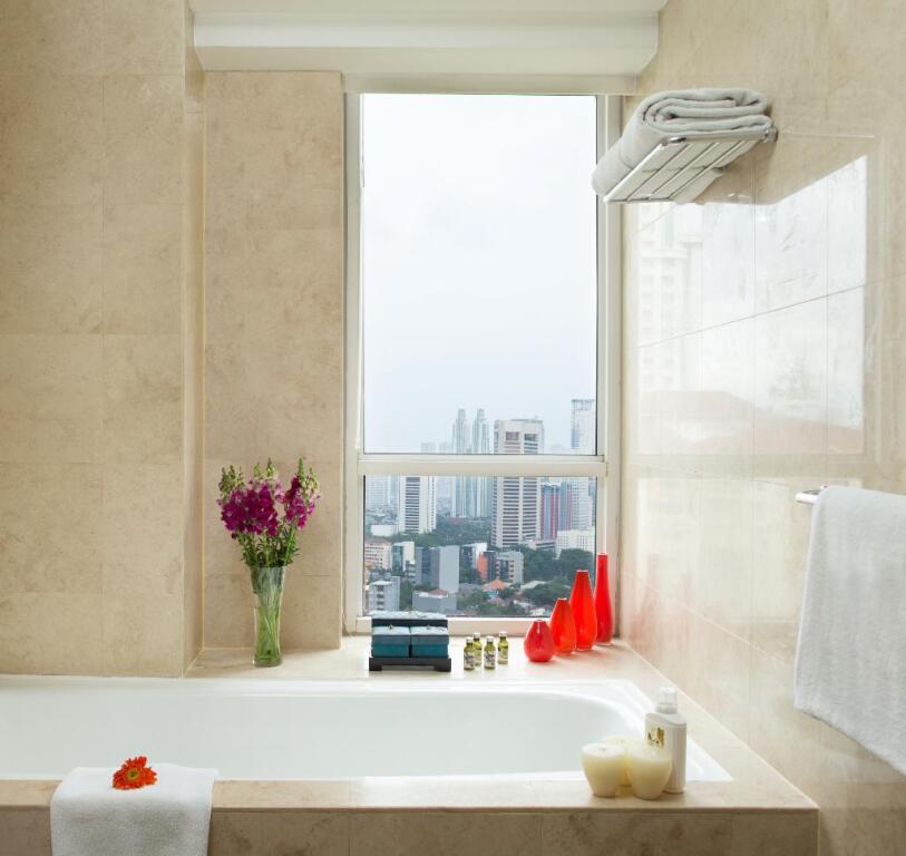 Джакарта: Three Bedroom Executive Apartment, Somerset Berlian Jakarta