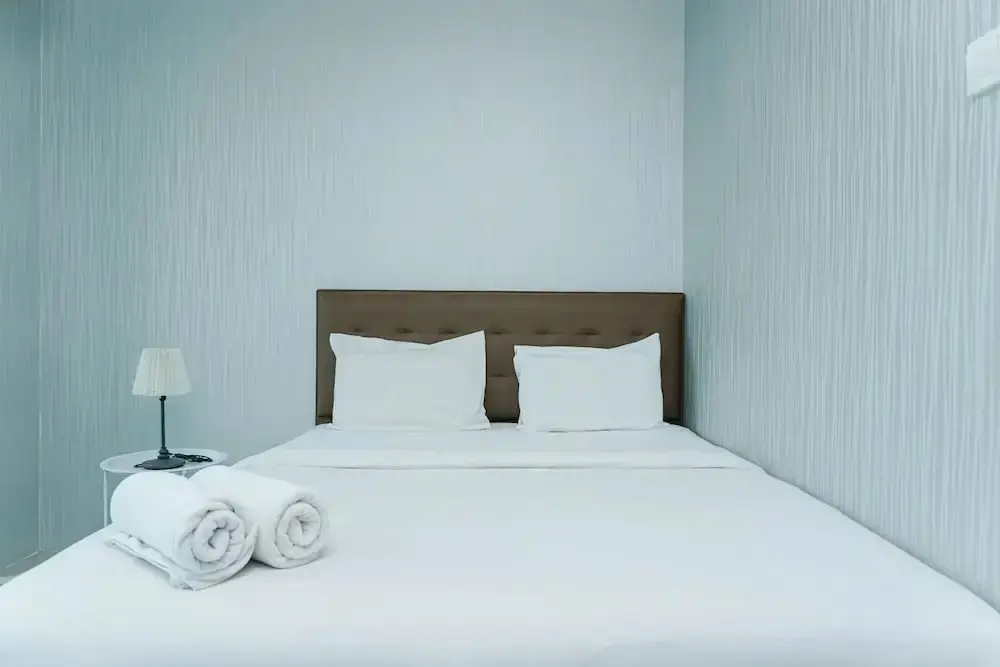 Джакарта: New Furnished and Comfortable Studio Woodland Park Apartment