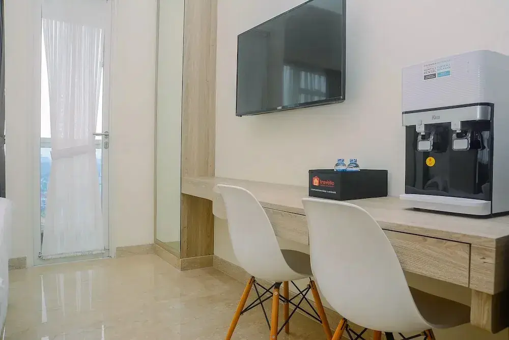 Джакарта: Elegant and Stylish Studio Menteng Park Apartment