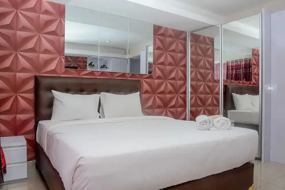 Джакарта: Best and Strategic Studio at Tamansari The Hive Apartment