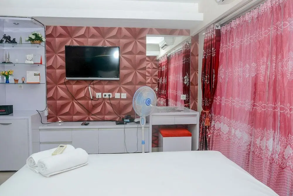 Джакарта: Best and Strategic Studio at Tamansari The Hive Apartment