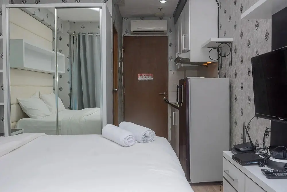 Джакарта: Comfort with City View Studio Tifolia Apartment