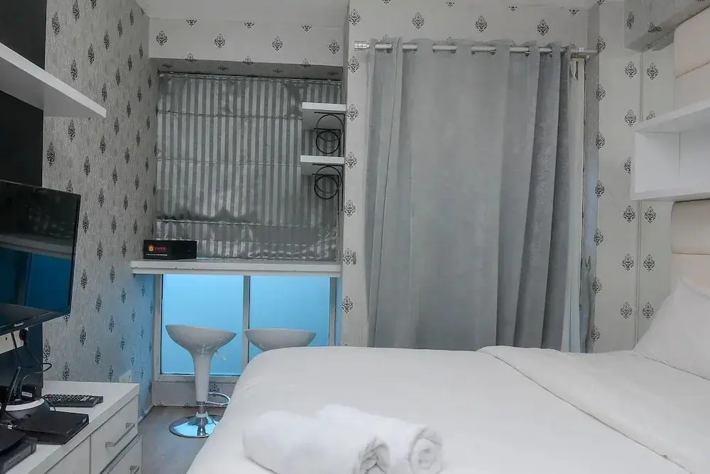 Джакарта: Comfort with City View Studio Tifolia Apartment