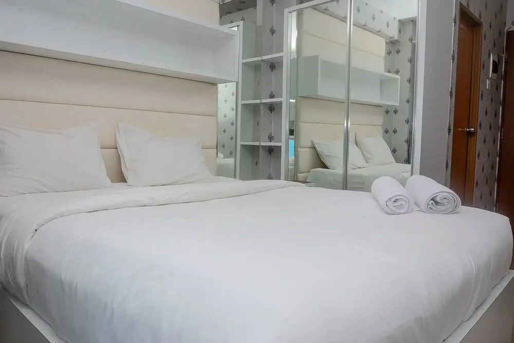 Джакарта: Comfort with City View Studio Tifolia Apartment