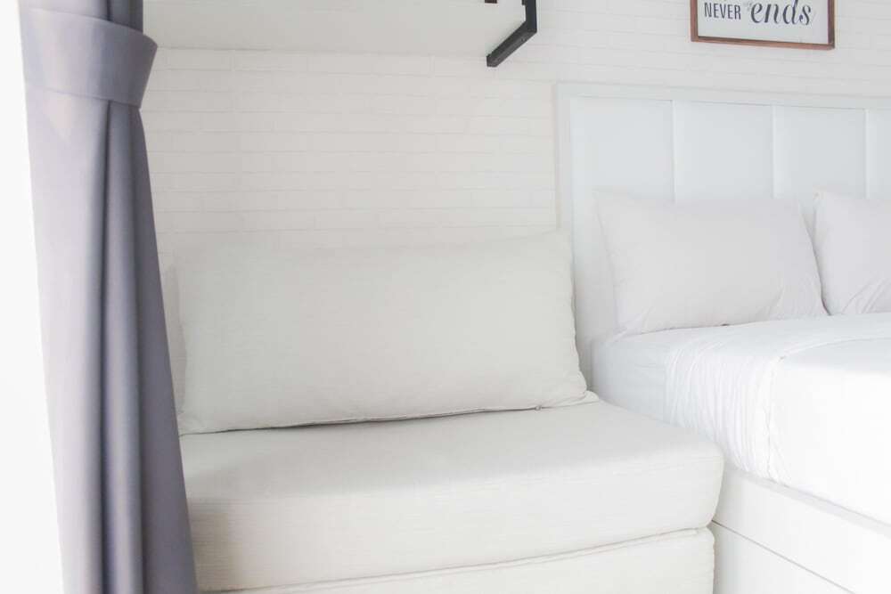 Legok: Comfortable And Homey Studio Room At Casa De Parco Apartment