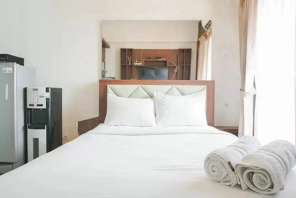 Modern Studio at Green Pramuka City Apartment — фото 1