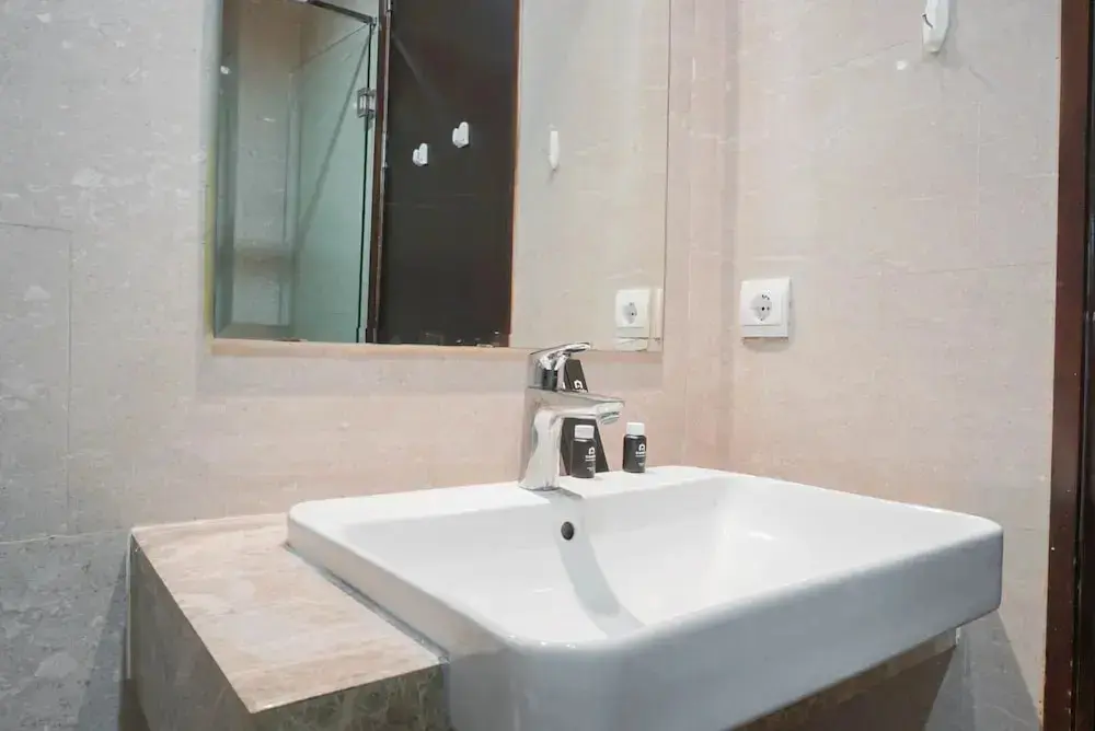 Джакарта: Best Studio with Pool View at Menteng Park Apartment