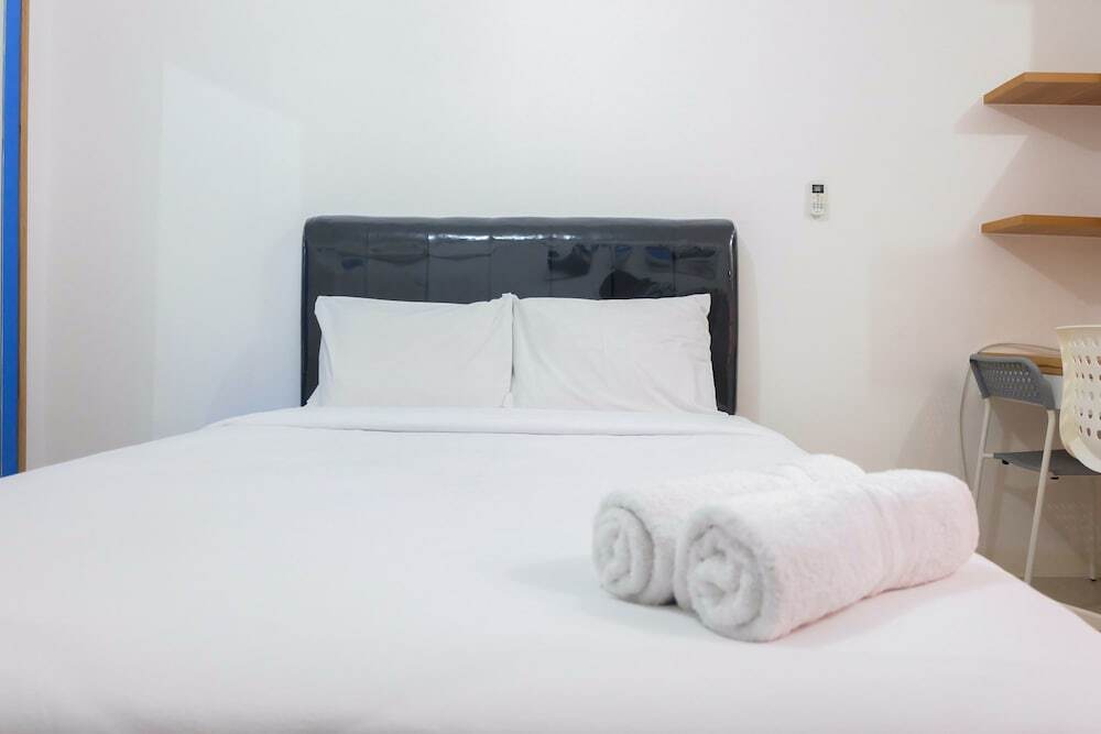 Джакарта: Comfy Studio Bassura City Apartment