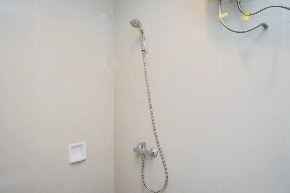 Южный Тангеранг: Homey And Cozy Studio Room At Tree Park City Bsd Apartment