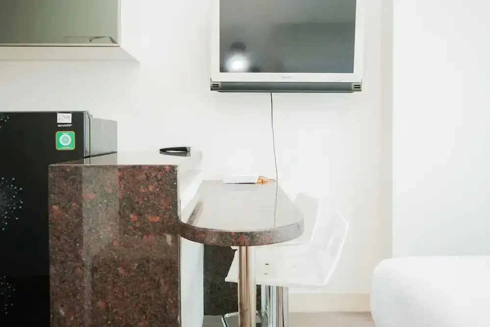 Южный Тангеранг: Homey And Cozy Studio Room At Tree Park City Bsd Apartment