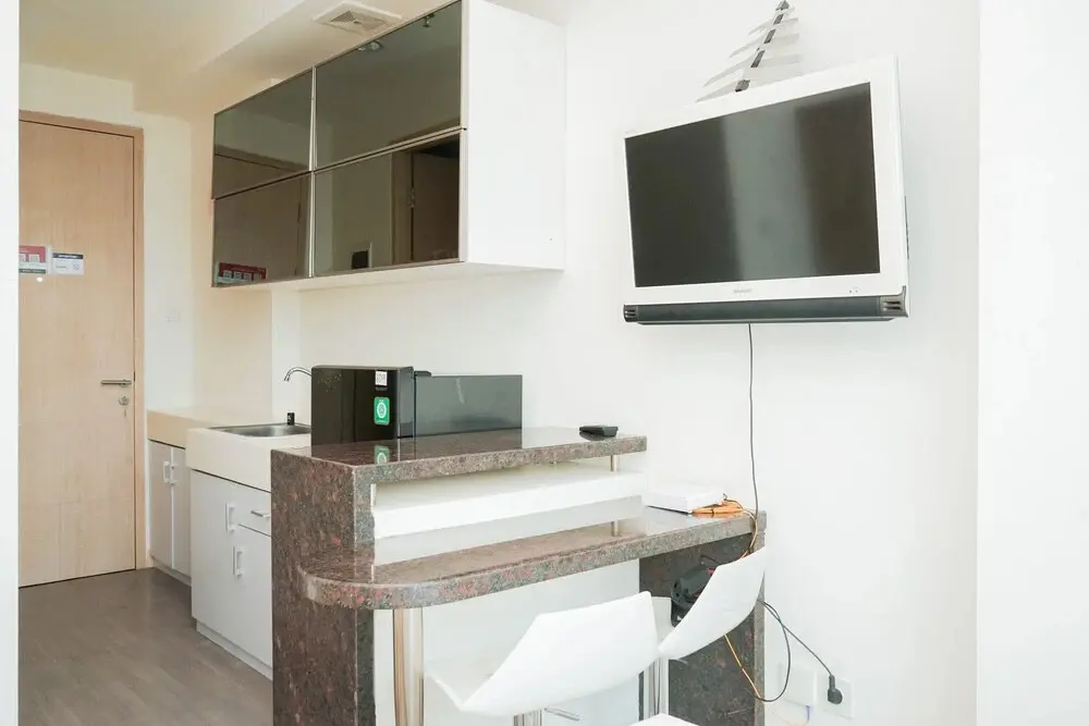Южный Тангеранг: Homey And Cozy Studio Room At Tree Park City Bsd Apartment