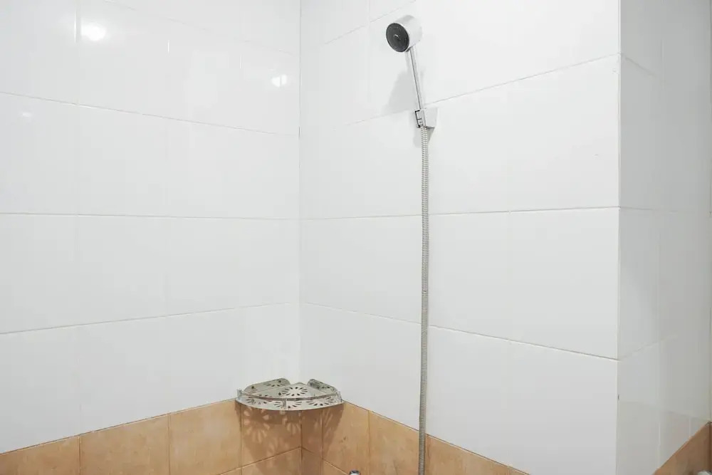 Джакарта: Comfy Studio Green Pramuka City Apartment Near Mall