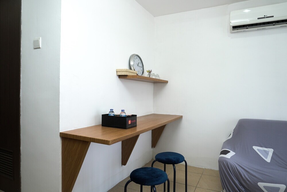 Джакарта: Wonderful 2BR Apartment at Belmont Residence Puri